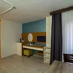 La Bella كوشاداسيه