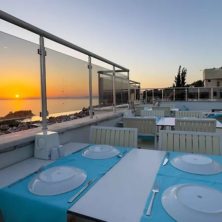 La Bella 库萨达斯