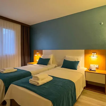 La Bella 库萨达斯